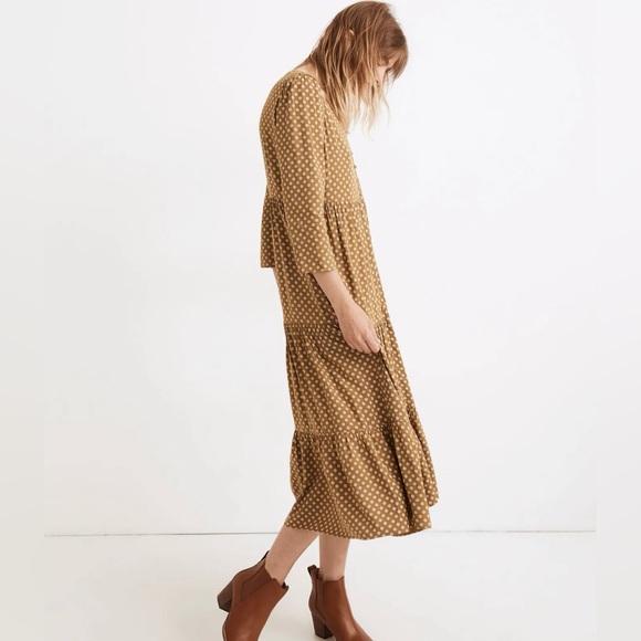 Madewell V-Neck Tiered Button-Front Midi Dress with hidden pockets. Size 8 - Picture 2 of 7